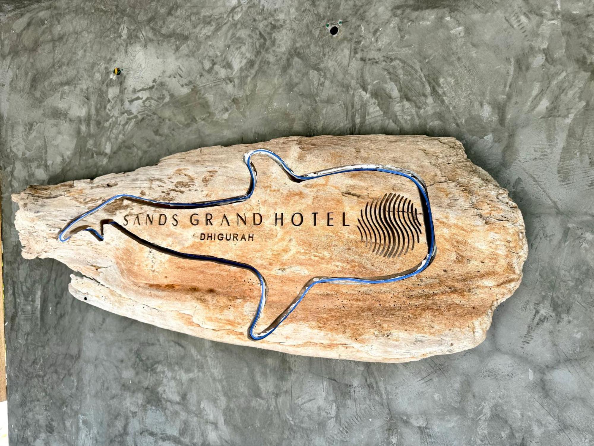 Sands Grand Hotel Dhigurah  Εξωτερικό φωτογραφία
